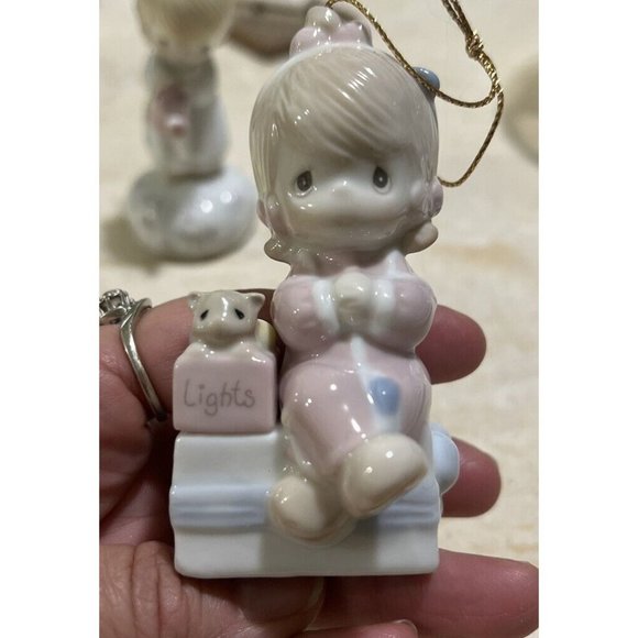 Vintage Enesco Precious Moments Girl on Present Ornament - Picture 4 of 5